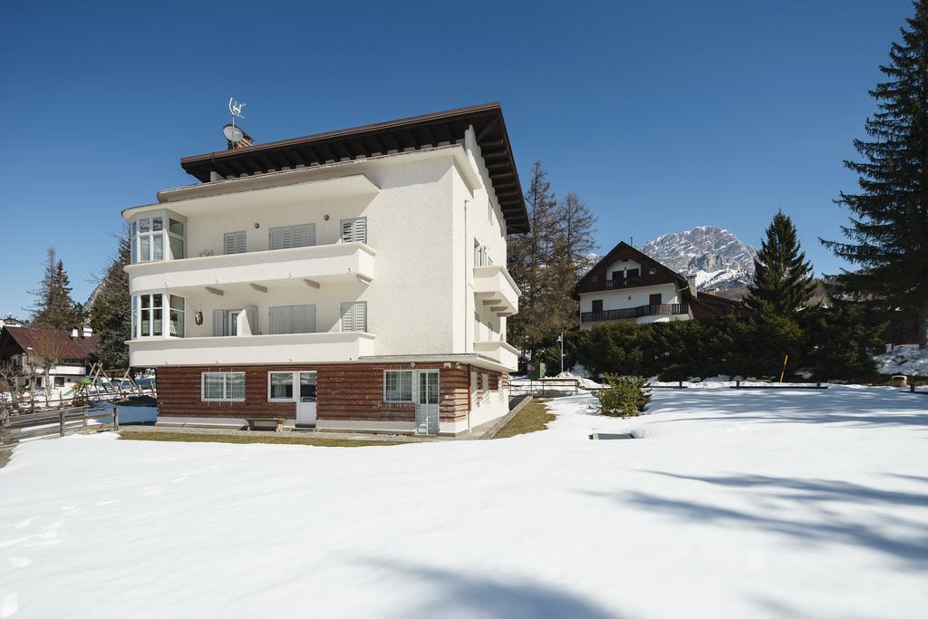 Villa Tullia - Stayincortina コルティーナ・ダンペッツォ エクステリア 写真